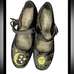 Witchy Mary Jane's Koi Footwear Tira Mary Janes Witchy 'Delia Black Velvet